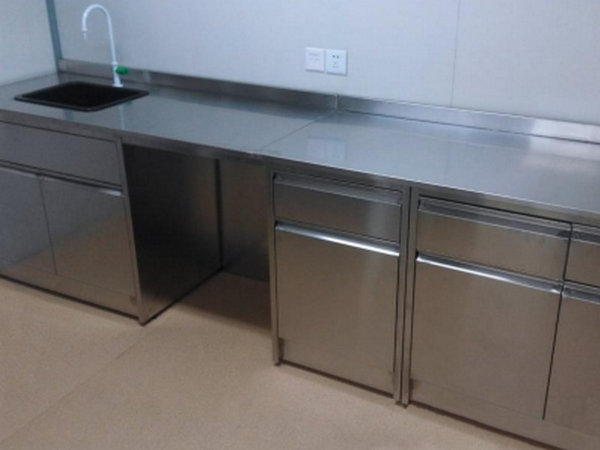 实验室中应该选择哪种类型的郑州实验台？